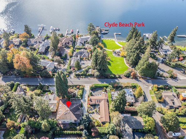 9426 Lake Washington Boulevard NE, Bellevue WA 98004