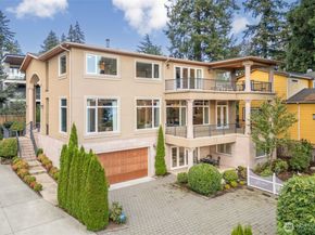 9426 Lake Washington Boulevard NE, Bellevue WA 98004