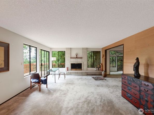 2024 80th Street SE, Mercer Island WA 98040