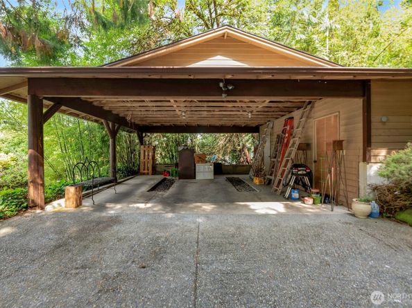 2024 80th Street SE, Mercer Island WA 98040