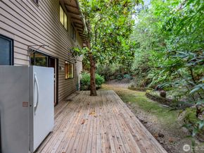 2024 80th Street SE, Mercer Island WA 98040