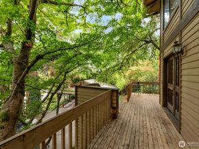 2024 80th Street SE, Mercer Island WA 98040