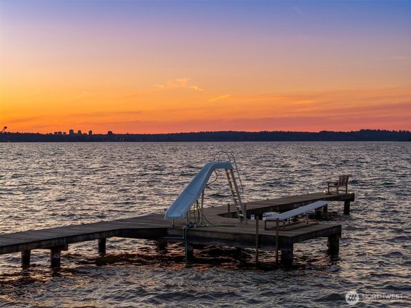 2024 80th Street SE, Mercer Island WA 98040