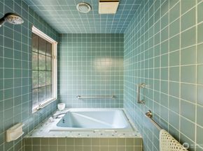 2024 80th Street SE, Mercer Island WA 98040