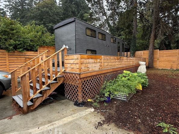 123 199th Street Dr, Des Moines WA 98148