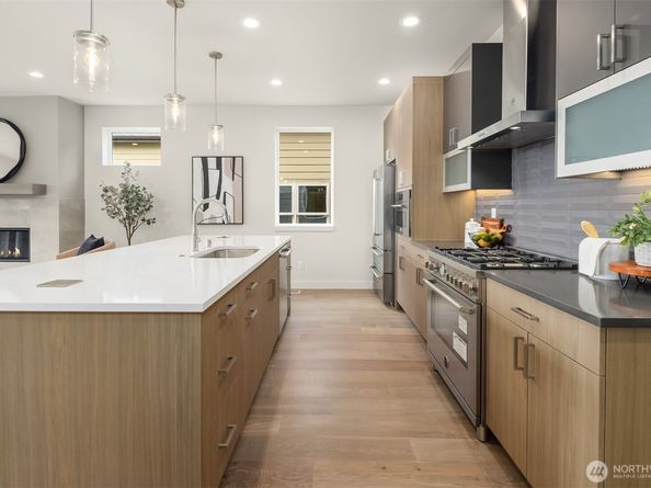 4548 23rd Avenue SW, Seattle WA 98106