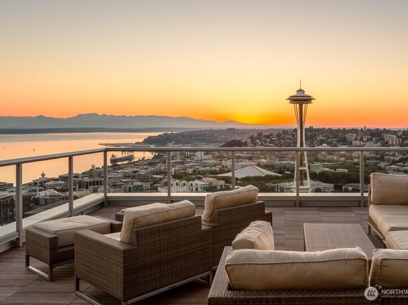 583 Battery Street 2504N, Seattle WA 98121