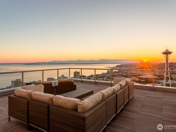 583 Battery Street 2504N, Seattle WA 98121