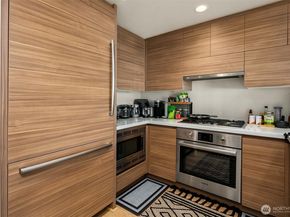 583 Battery Street 2504N, Seattle WA 98121