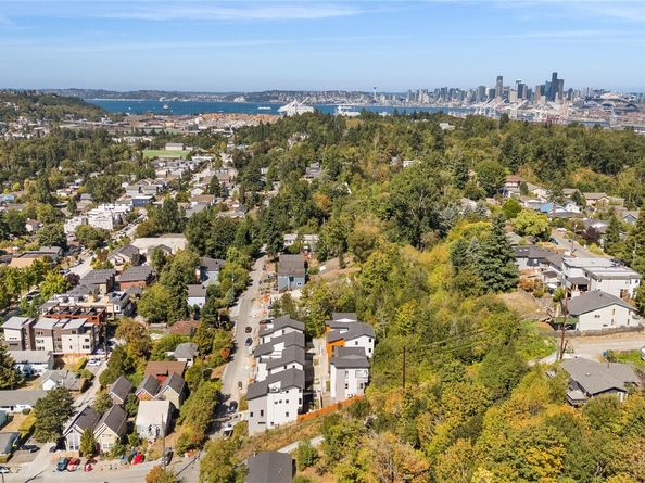 5248 23rd Avenue SW, Seattle WA 98106