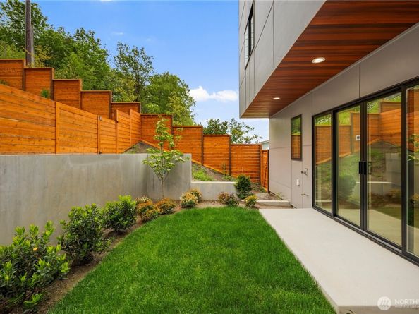 5248 23rd Avenue SW, Seattle WA 98106