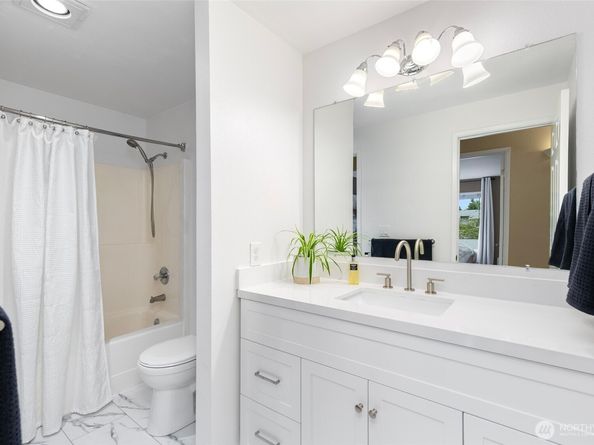 14340 126th Avenue NE A303, Kirkland WA 98034