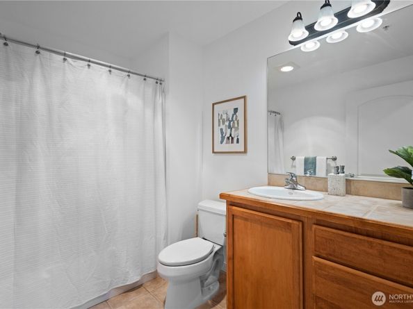 3121 W Government Way 302, Seattle WA 98199