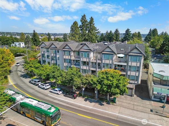 3121 W Government Way 302, Seattle WA 98199