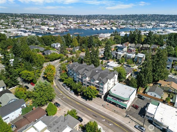 3121 W Government Way 302, Seattle WA 98199