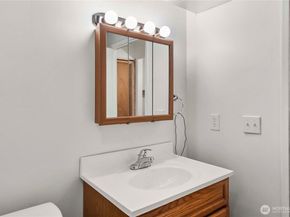 12632 SE 211th Court, Kent WA 98031