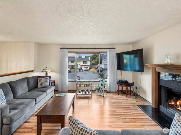 12632 SE 211th Court, Kent WA 98031