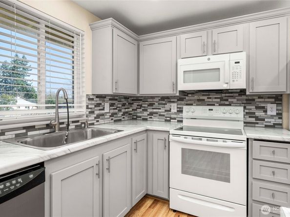 12632 SE 211th Court, Kent WA 98031