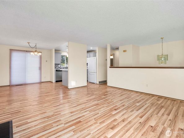 12632 SE 211th Court, Kent WA 98031