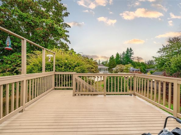 12632 SE 211th Court, Kent WA 98031