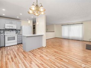 12632 SE 211th Court, Kent WA 98031