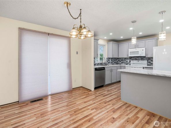 12632 SE 211th Court, Kent WA 98031