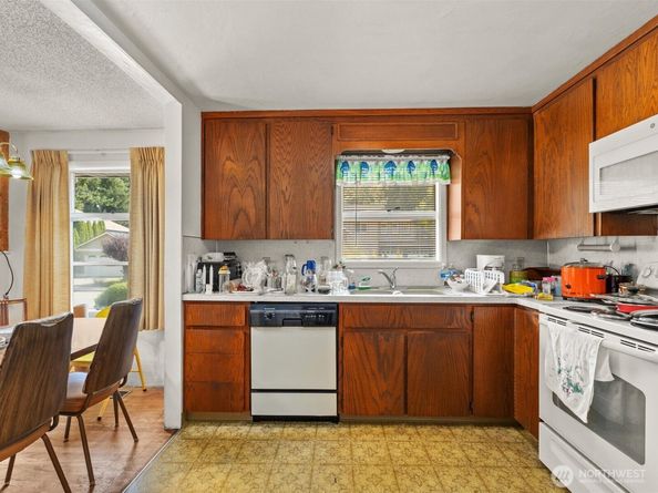 15031 78th Ave NE, Kenmore WA 98028
