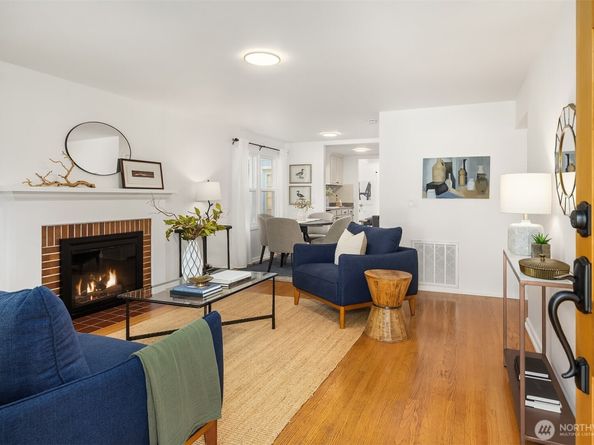 7054 38th Avenue NE, Seattle WA 98115