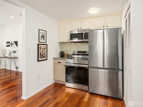 7054 38th Avenue NE, Seattle WA 98115