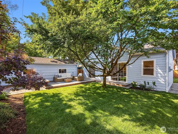 7054 38th Avenue NE, Seattle WA 98115