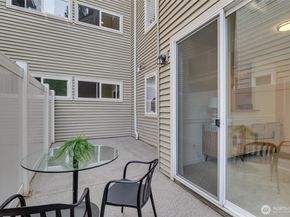 6831 NE 170th Street 103, Kenmore WA 98028