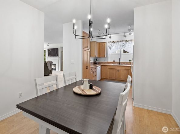 6831 NE 170th Street 103, Kenmore WA 98028