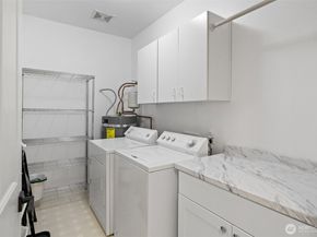 6831 NE 170th Street 103, Kenmore WA 98028