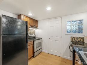 1222 6th Avenue N, Seattle WA 98109