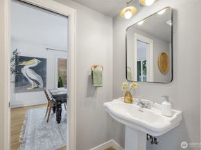 1222 6th Avenue N, Seattle WA 98109