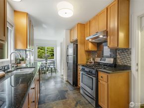 1222 6th Avenue N, Seattle WA 98109