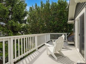1222 6th Avenue N, Seattle WA 98109