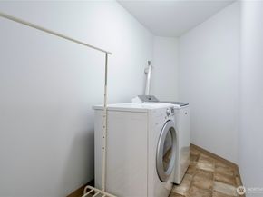 7930 SE 34th Street 401, Mercer Island WA 98040