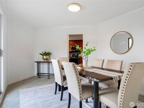 7930 SE 34th Street 401, Mercer Island WA 98040