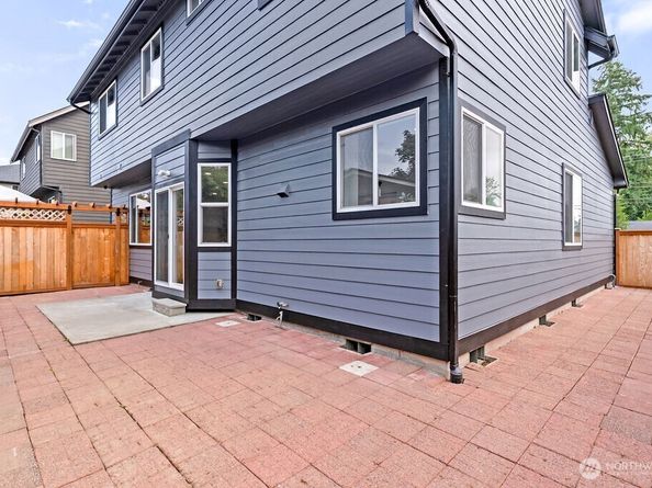 16239 114th Avenue SE, Renton WA 98055