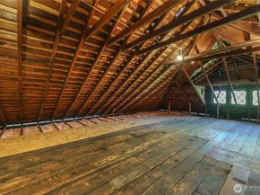 920 4th Avenue N, Seattle WA 98109
