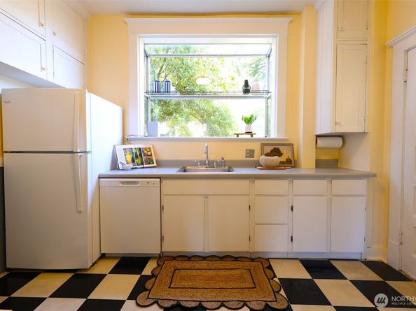 920 4th Avenue N, Seattle WA 98109