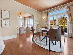920 4th Avenue N, Seattle WA 98109