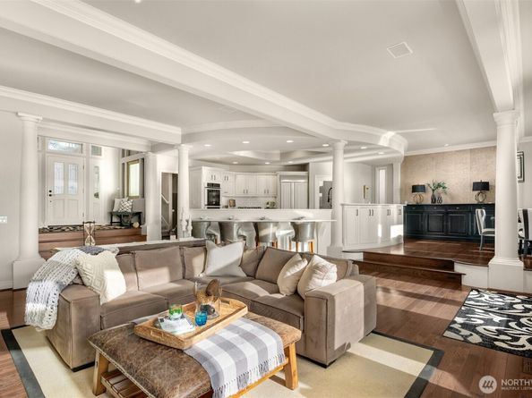 3671 E Lake Sammamish Parkway NE, Sammamish WA 98074