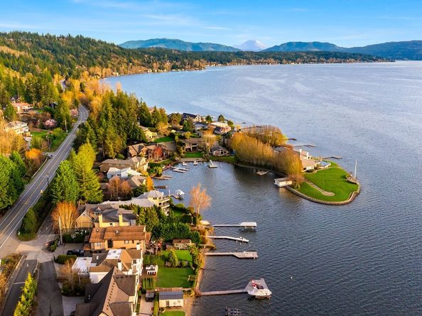 3671 E Lake Sammamish Parkway NE, Sammamish WA 98074