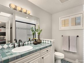 3671 E Lake Sammamish Parkway NE, Sammamish WA 98074
