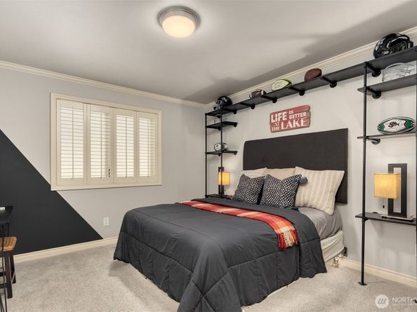 3671 E Lake Sammamish Parkway NE, Sammamish WA 98074
