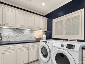 3671 E Lake Sammamish Parkway NE, Sammamish WA 98074
