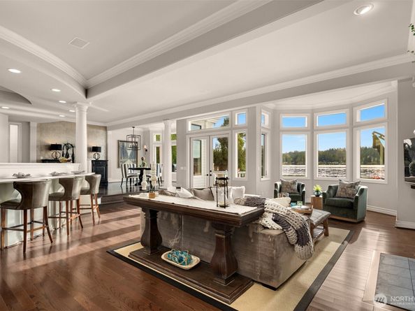 3671 E Lake Sammamish Parkway NE, Sammamish WA 98074