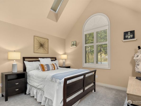 3671 E Lake Sammamish Parkway NE, Sammamish WA 98074